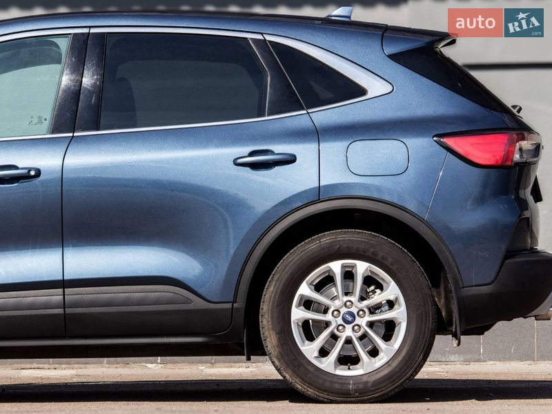 Внедорожник / Кроссовер Ford Kuga 2020 в Львове