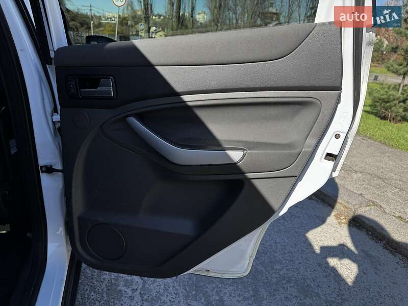 Позашляховик / Кросовер Ford Kuga 2012 в Києві