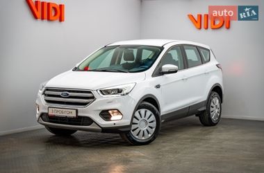 Позашляховик / Кросовер Ford Kuga 2018 в Києві