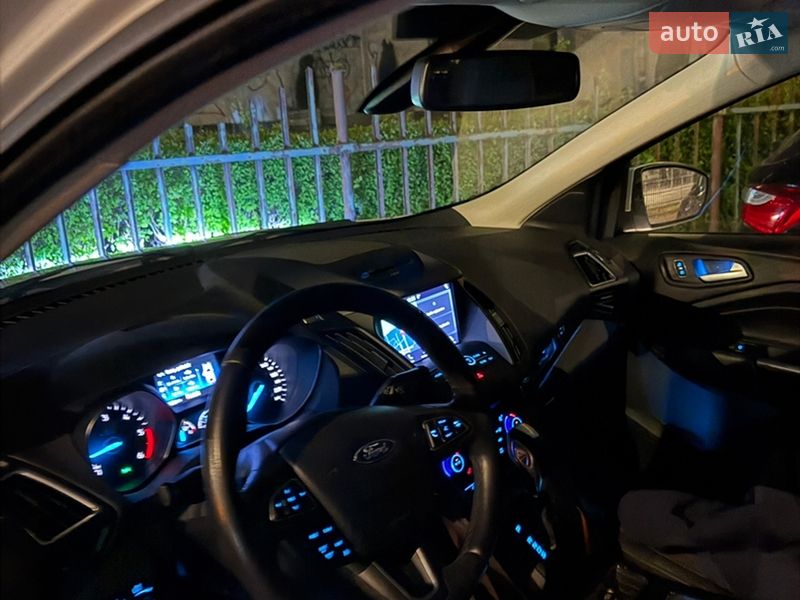 Внедорожник / Кроссовер Ford Kuga 2019 в Львове