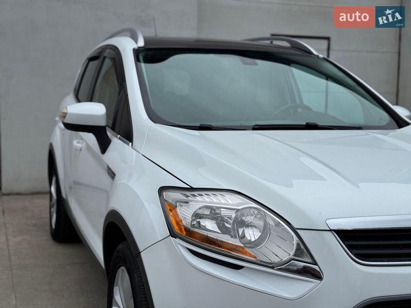 Позашляховик / Кросовер Ford Kuga 2010 в Сарнах