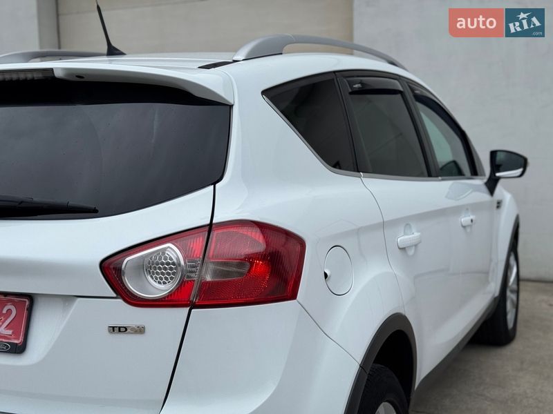 Позашляховик / Кросовер Ford Kuga 2010 в Сарнах