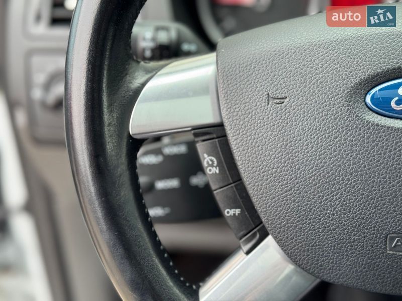 Позашляховик / Кросовер Ford Kuga 2010 в Сарнах