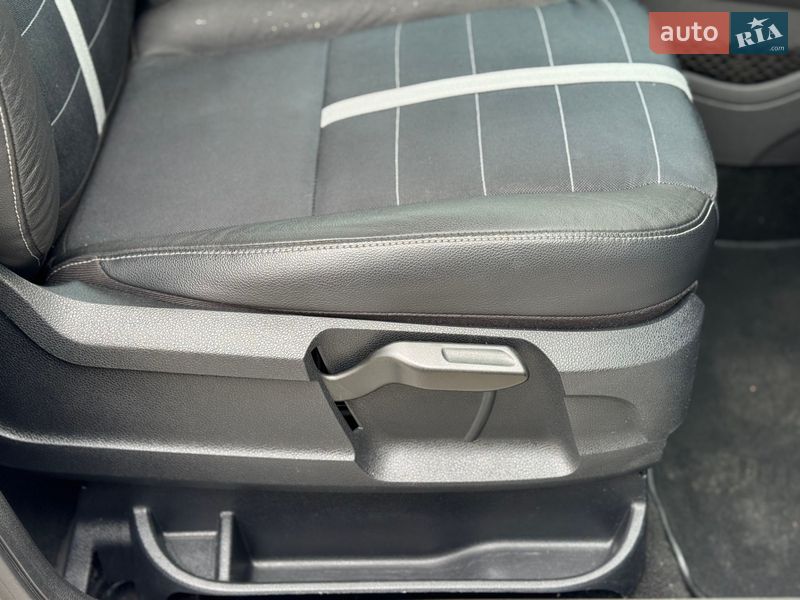 Позашляховик / Кросовер Ford Kuga 2010 в Сарнах