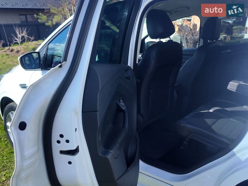 Позашляховик / Кросовер Ford Kuga 2016 в Ковелі