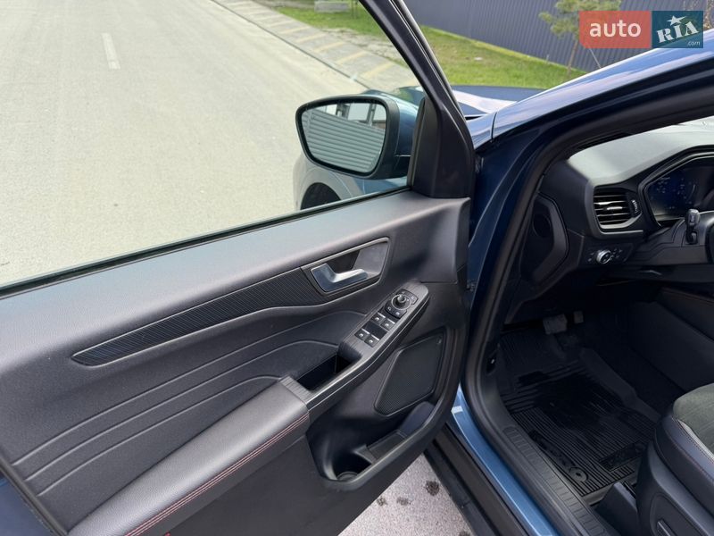 Позашляховик / Кросовер Ford Kuga 2022 в Києві