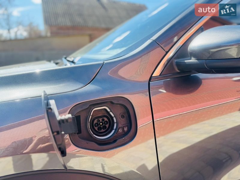 Внедорожник / Кроссовер Ford Kuga 2021 в Ромнах