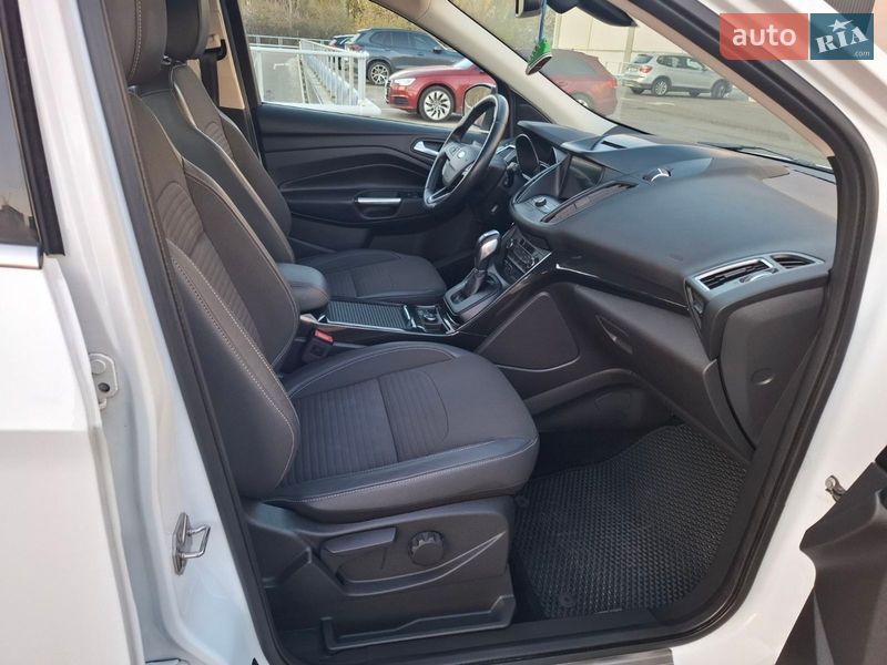 Позашляховик / Кросовер Ford Kuga 2019 в Києві