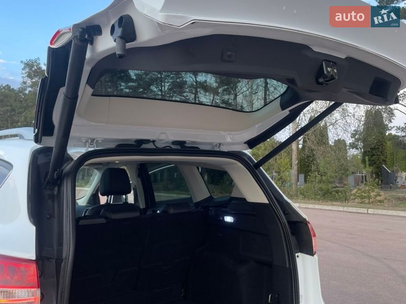 Позашляховик / Кросовер Ford Kuga 2015 в Житомирі