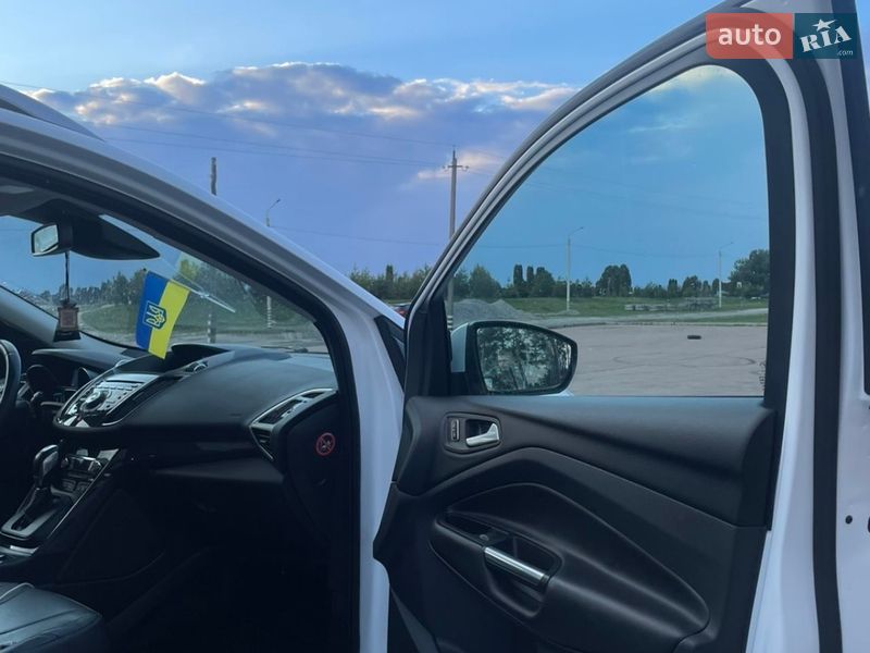 Позашляховик / Кросовер Ford Kuga 2015 в Житомирі