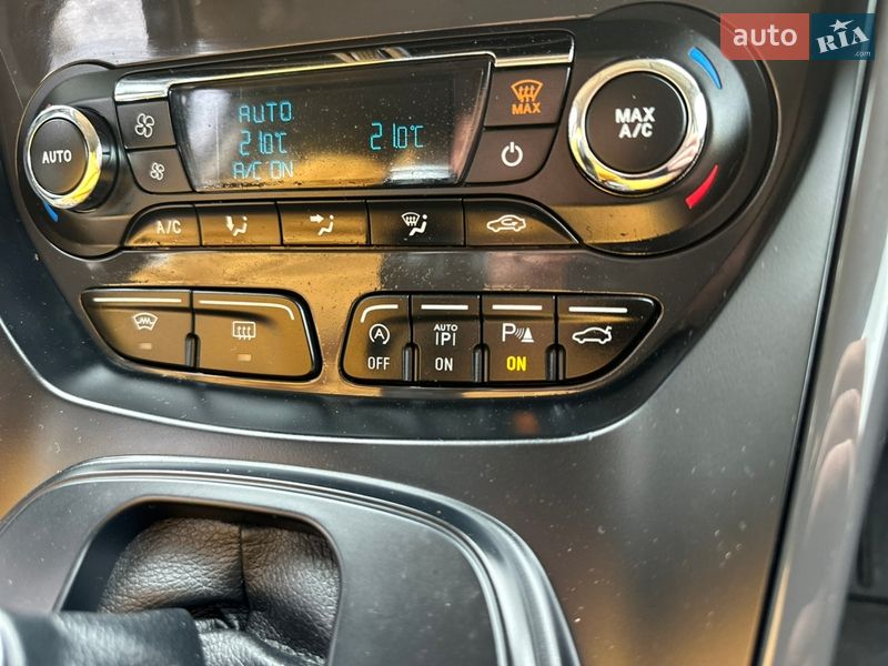 Внедорожник / Кроссовер Ford Kuga 2015 в Львове
