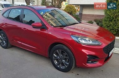 Позашляховик / Кросовер Ford Kuga 2020 в Тернополі