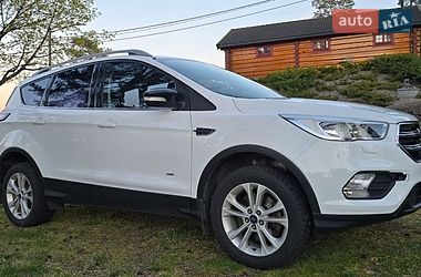 Позашляховик / Кросовер Ford Kuga 2017 в Добропіллі