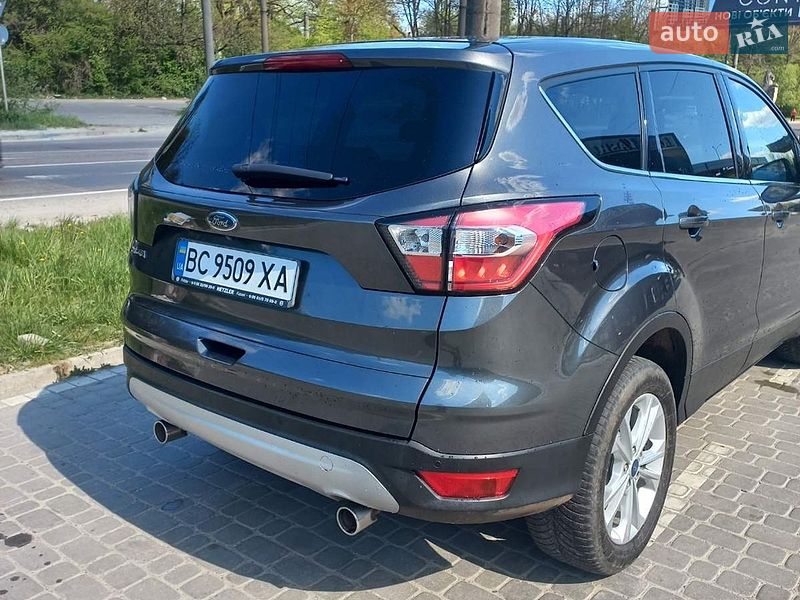 Позашляховик / Кросовер Ford Kuga 2017 в Львові