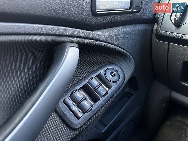 Позашляховик / Кросовер Ford Kuga 2010 в Києві