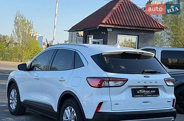 Позашляховик / Кросовер Ford Kuga 2022 в Києві