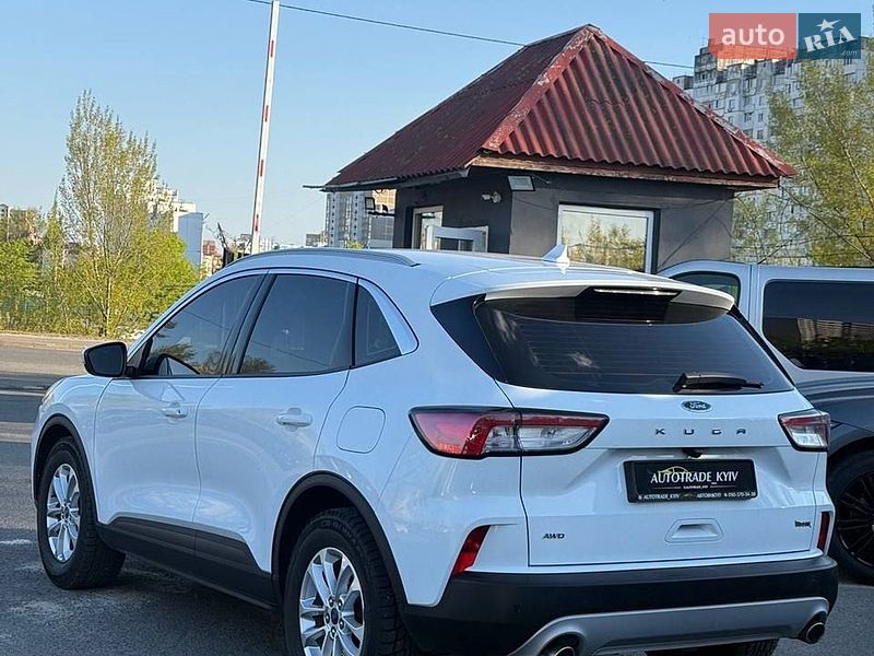 Позашляховик / Кросовер Ford Kuga 2022 в Києві