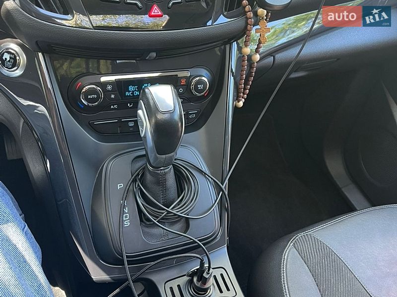 Позашляховик / Кросовер Ford Kuga 2014 в Чернівцях
