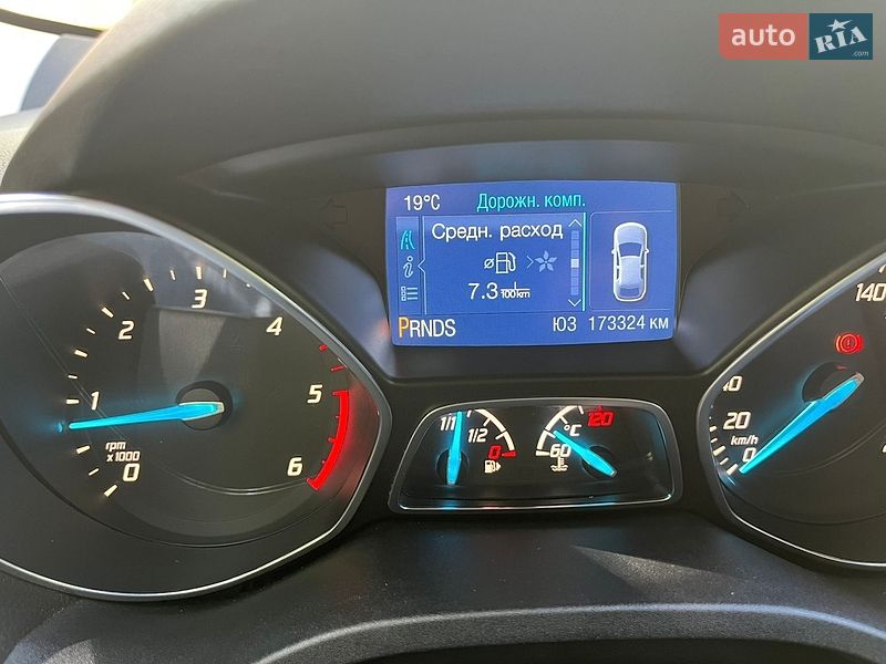 Позашляховик / Кросовер Ford Kuga 2014 в Чернівцях