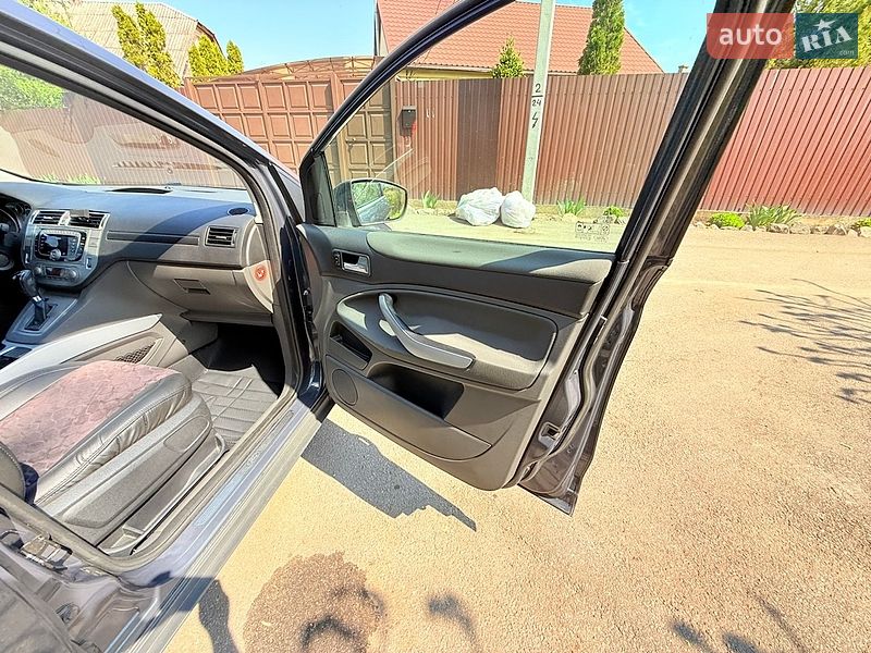 Внедорожник / Кроссовер Ford Kuga 2011 в Харькове