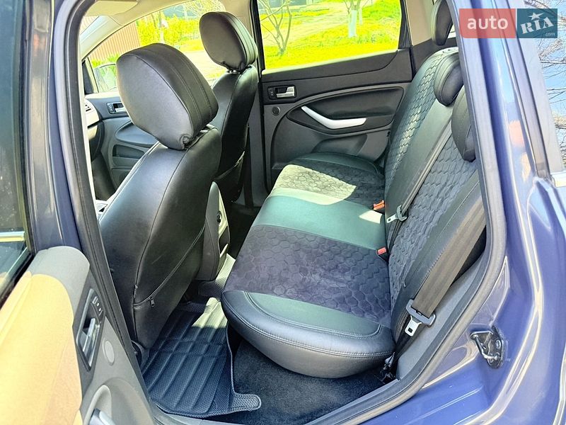 Внедорожник / Кроссовер Ford Kuga 2011 в Харькове