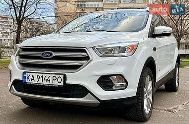 Внедорожник / Кроссовер Ford Kuga 2016 в Киеве