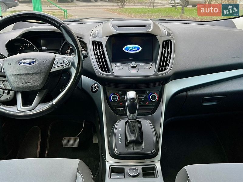 Внедорожник / Кроссовер Ford Kuga 2016 в Киеве