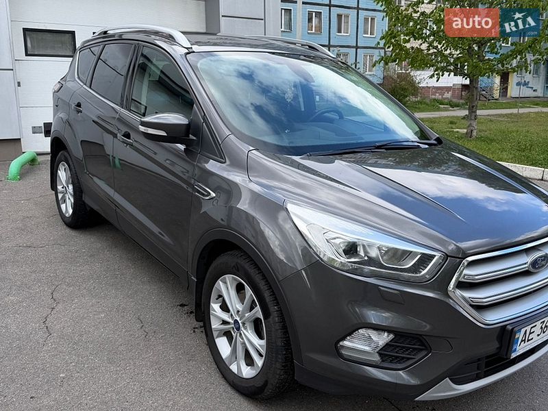 Позашляховик / Кросовер Ford Kuga 2019 в Дніпрі