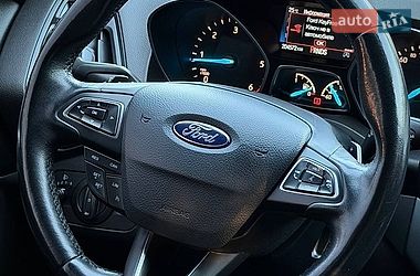 Позашляховик / Кросовер Ford Kuga 2017 в Дніпрі