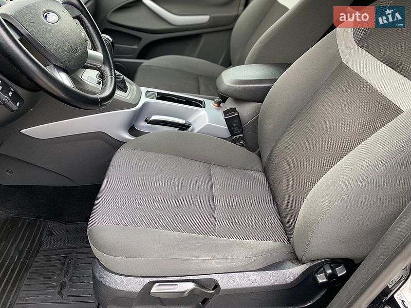 Внедорожник / Кроссовер Ford Kuga 2012 в Виннице