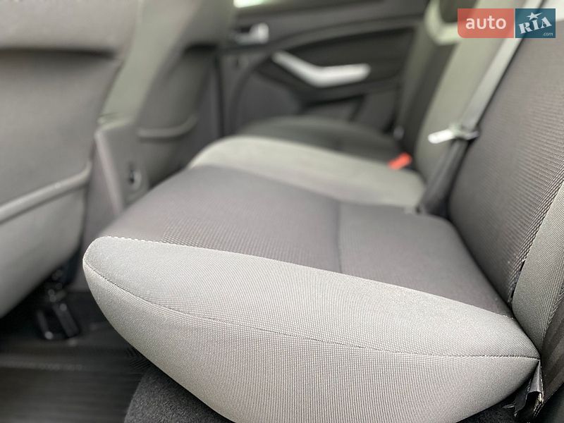 Внедорожник / Кроссовер Ford Kuga 2012 в Виннице
