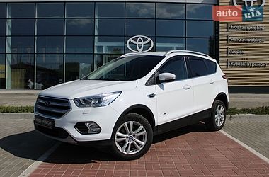 Внедорожник / Кроссовер Ford Kuga 2017 в Черкассах