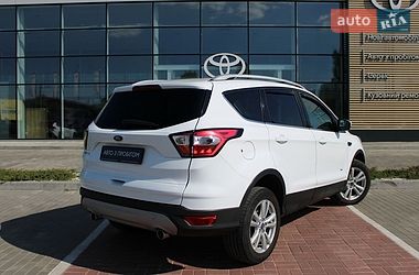 Внедорожник / Кроссовер Ford Kuga 2017 в Черкассах