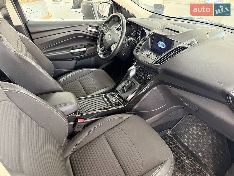Внедорожник / Кроссовер Ford Kuga 2019 в Киеве