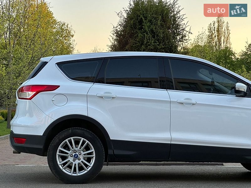 Позашляховик / Кросовер Ford Kuga 2015 в Чернігові