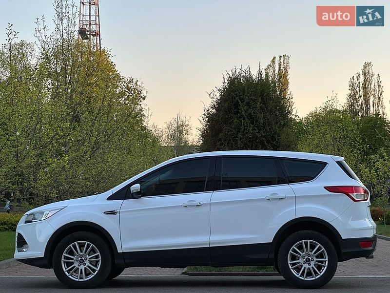 Позашляховик / Кросовер Ford Kuga 2015 в Чернігові