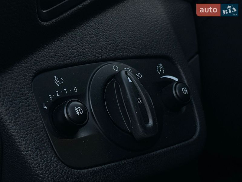 Позашляховик / Кросовер Ford Kuga 2015 в Чернігові