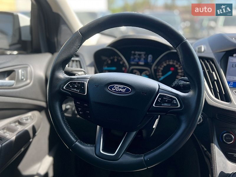 Позашляховик / Кросовер Ford Kuga 2019 в Івано-Франківську