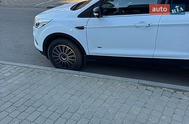 Позашляховик / Кросовер Ford Kuga 2017 в Ізмаїлі