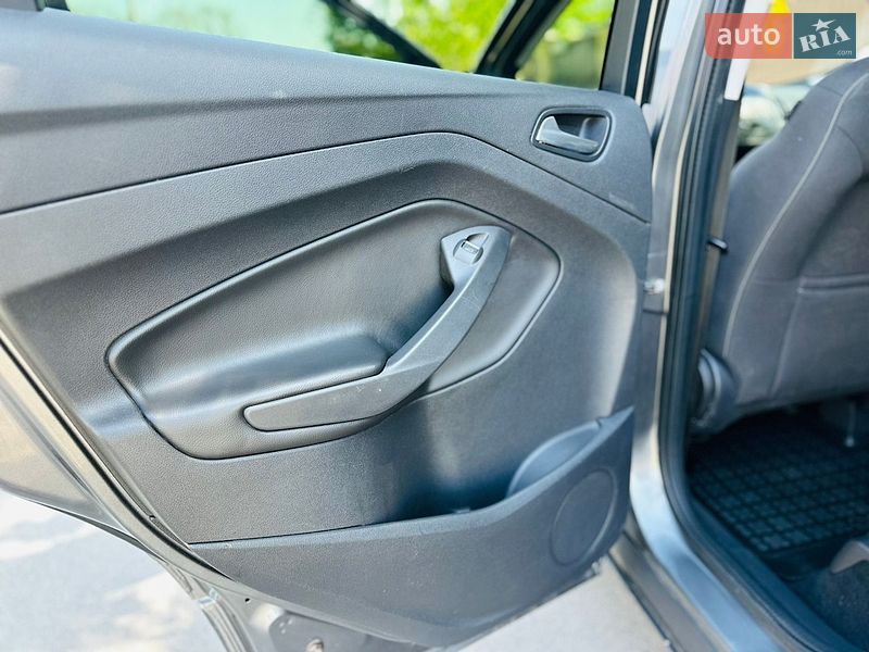 Внедорожник / Кроссовер Ford Kuga 2013 в Киеве