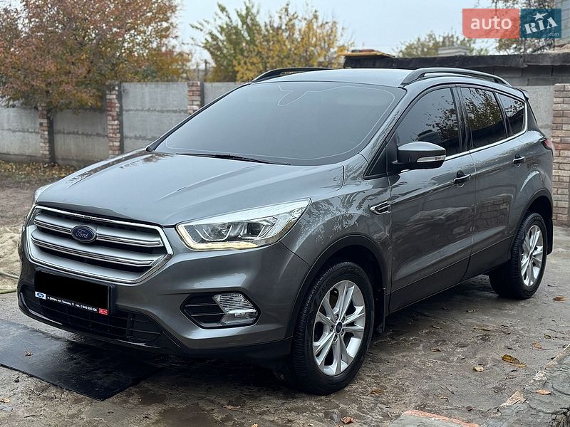 Внедорожник / Кроссовер Ford Kuga 2019 в Днепре