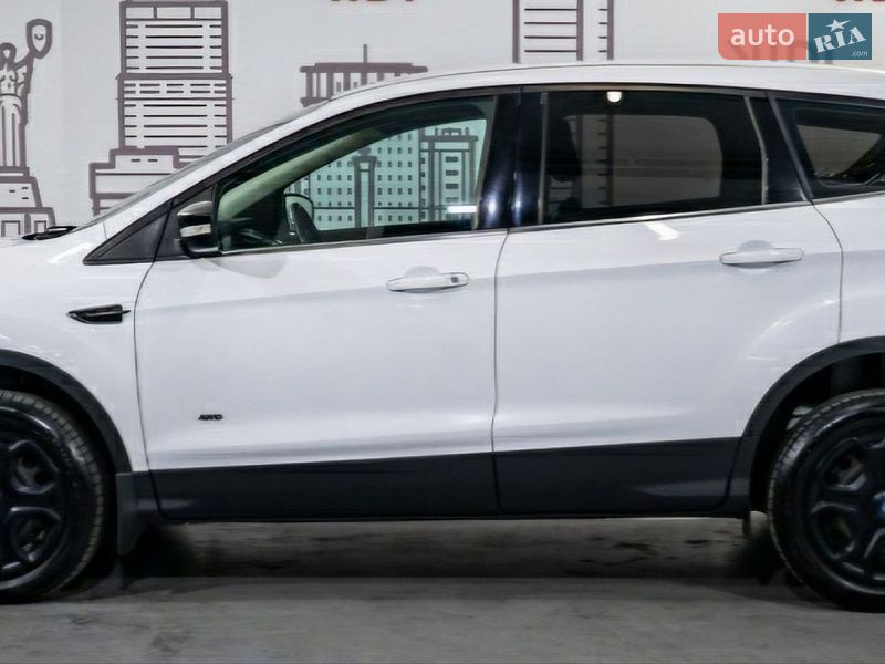Позашляховик / Кросовер Ford Kuga 2017 в Чернігові