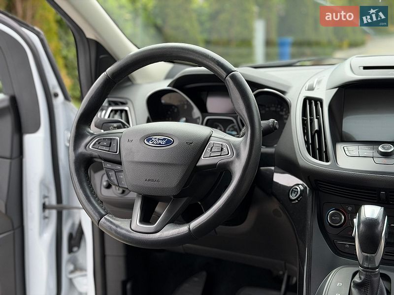 Внедорожник / Кроссовер Ford Kuga 2019 в Одессе