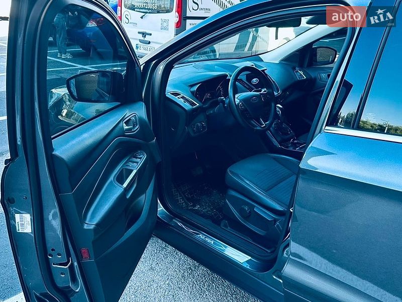 Внедорожник / Кроссовер Ford Kuga 2019 в Днепре