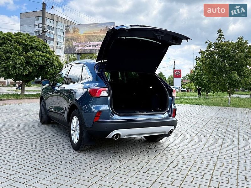 Позашляховик / Кросовер Ford Kuga 2021 в Кропивницькому