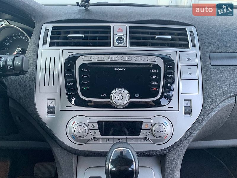 Позашляховик / Кросовер Ford Kuga 2012 в Києві