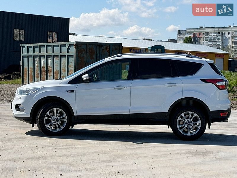 Внедорожник / Кроссовер Ford Kuga 2019 в Черкассах