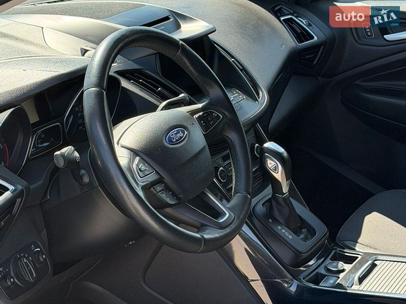 Внедорожник / Кроссовер Ford Kuga 2019 в Черкассах