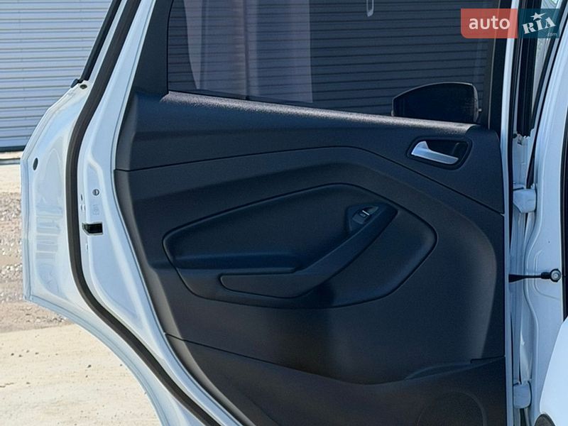 Внедорожник / Кроссовер Ford Kuga 2019 в Черкассах