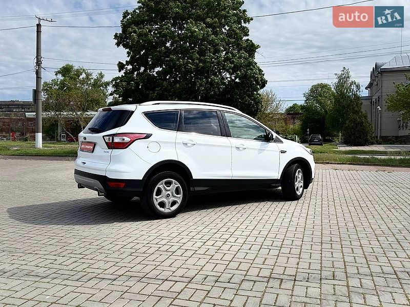 Позашляховик / Кросовер Ford Kuga 2019 в Кропивницькому